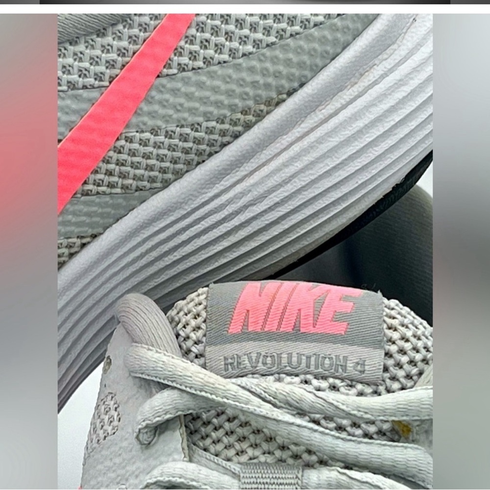 ☑️💗NIKE Revolution 4 908999-016 Women's Running Grey Pink Shoes Size 8 💗☑️ - Picture 3 of 12